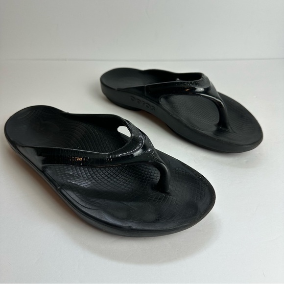 Oofos Oolala Flip Flop Women's Size 9 Sandals EU 40 Thongs Black Recovery - Picture 1 of 10